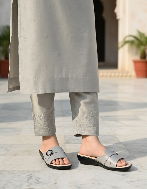 BA-1048-Grey Women Chappal