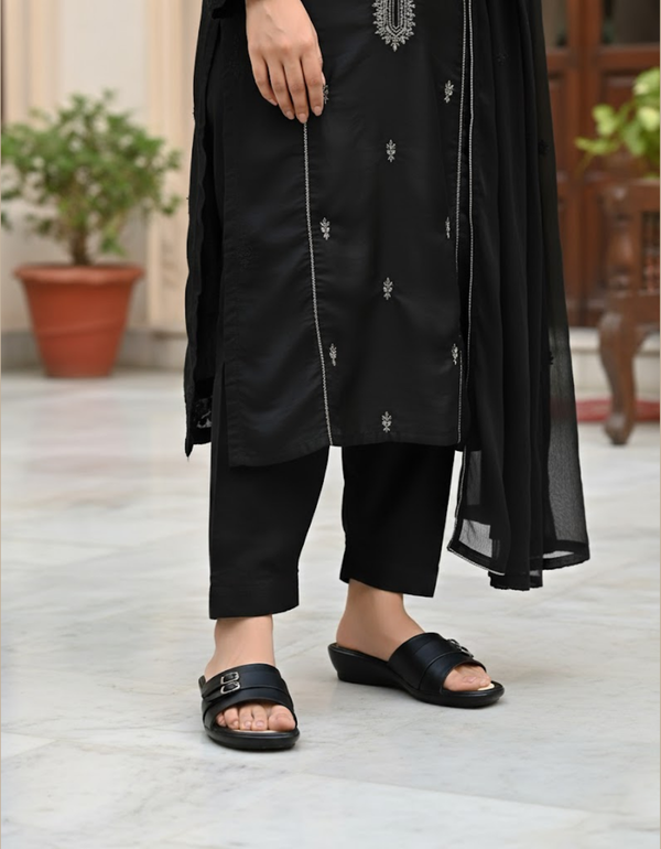 BA-1044-Black Women Chappal